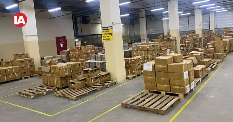 Multiclient warehousing facility